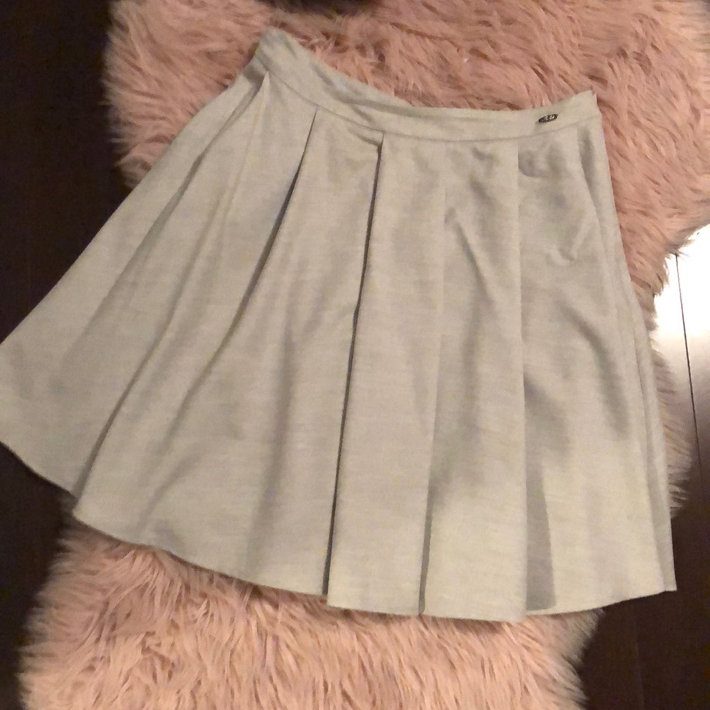 Skirt - Picture 2 of 3